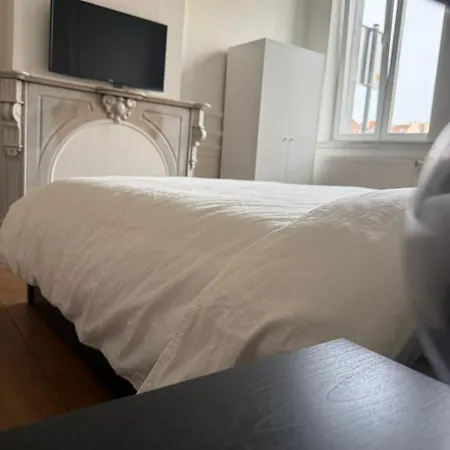 Апартаменты Luxury Riverfront Near La Meuse Льеж